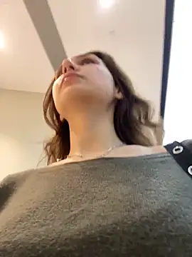 Snapshot of QuitieLia chatting on February 16, 2026, 1:21 pm QuitieLia online show from February 16, 2026, 1:21 pm