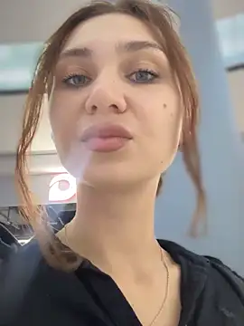 QuitieLia online show from September 21, 2025, 9:03 am