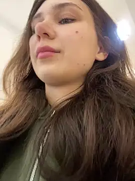 QuitieLia online show from January 13, 2025, 3:26 pm