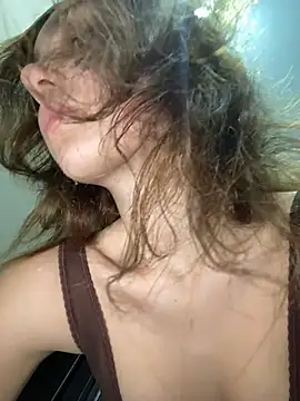 Snapshot of QuitieLia chatting on January 18, 2026, 3:04 pm QuitieLia online show from January 18, 2026, 3:04 pm