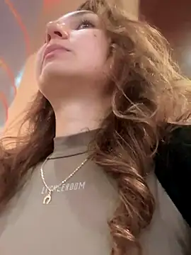 QuitieLia online show from October 10, 2025, 8:48 am