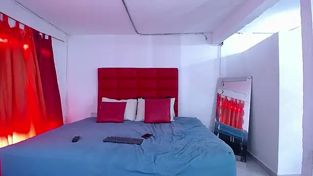 LyonGallego  online show from April 3, 2026, 10:05 pm