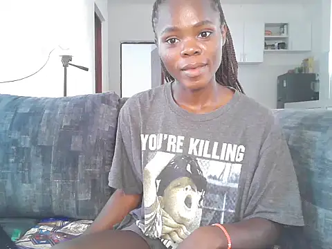 Snapshot of petiteebony_81 chatting on September 17, 2025, 10:06 am petiteebony 81 online show from September 17, 2025, 10:06 am