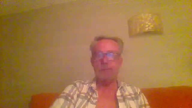 tuggy59 online show from May 6, 2026, 4:27 am