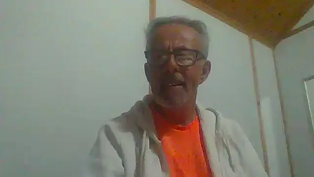 tuggy59 online show from September 30, 2025, 6:41 am