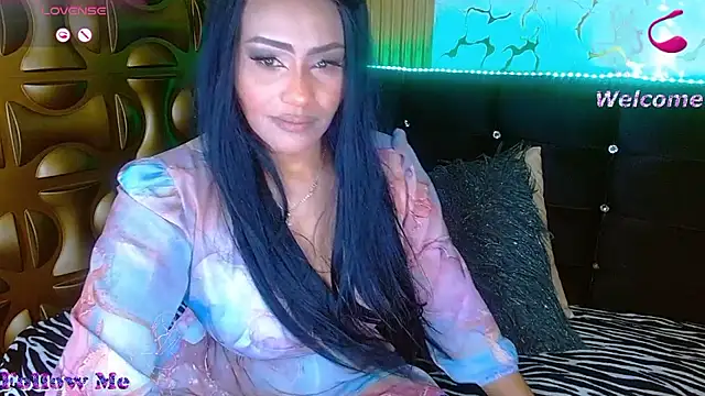 Snapshot of black_ambar chatting on October 24, 2025, 2:54 am black ambar online show from October 24, 2025, 2:54 am