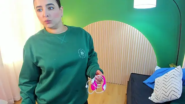 Snapshot of taylor_bennet chatting on September 24, 2025, 12:11 pm taylor bennet online show from September 24, 2025, 12:11 pm