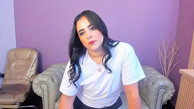 Snapshot of taylor_bennet chatting on October 14, 2025, 7:03 pm taylor bennet online show from October 14, 2025, 7:03 pm