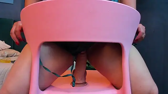 Snapshot of taylor_bennet chatting on March 17, 2025, 6:21 pm taylor bennet online show from March 17, 2025, 6:21 pm