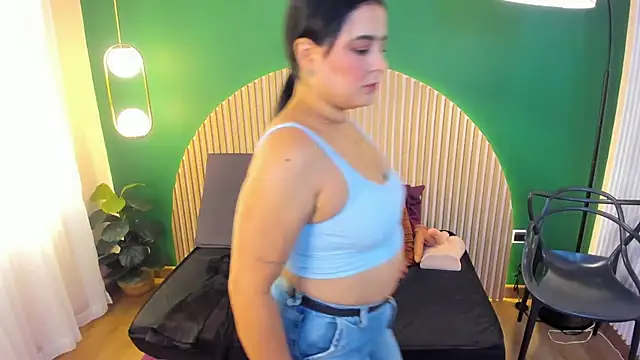 Snapshot of taylor_bennet chatting on November 12, 2025, 11:47 am taylor bennet online show from November 12, 2025, 11:47 am