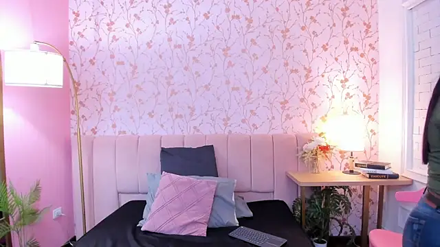 Snapshot of taylor_bennet chatting on February 7, 2026, 12:02 pm taylor bennet online show from February 7, 2026, 12:02 pm