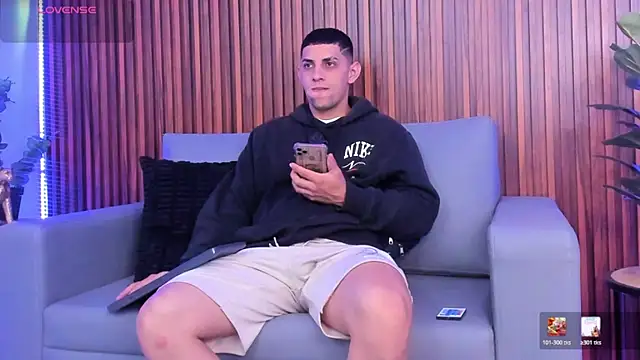 Snapshot of Alex_cute77 chatting on February 18, 2026, 11:50 am Alex cute77 online show from February 18, 2026, 11:50 am