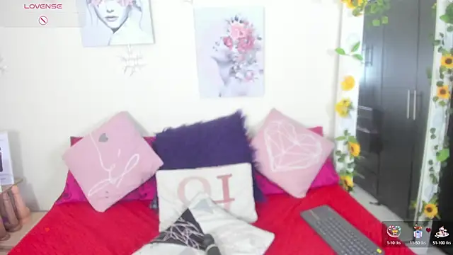 Yeysy  lenox online show from January 18, 2025, 9:24 am