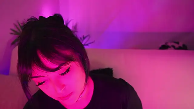 Gloomydoll online show from March 10, 2026, 6:34 pm