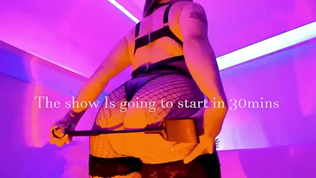 Snapshot of Gloomydoll chatting on July 4, 2026, 8:13 pm Gloomydoll online show from July 4, 2026, 8:13 pm