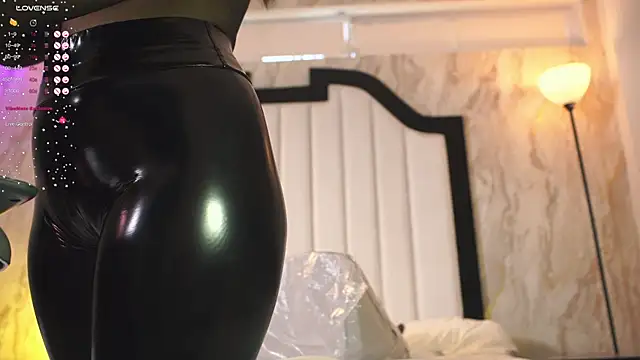 Snapshot of mia_colin1_ chatting on February 8, 2026, 1:31 pm mia colin1 online show from February 8, 2026, 1:31 pm