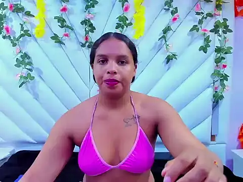 Snapshot of AnalNaugthy chatting on September 21, 2025, 12:32 pm AnalNaugthy online show from September 21, 2025, 12:32 pm