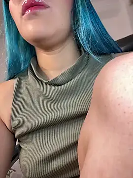 Snapshot of kaoticblue_ chatting on December 17, 2025, 12:15 am kaoticblue online show from December 17, 2025, 12:15 am