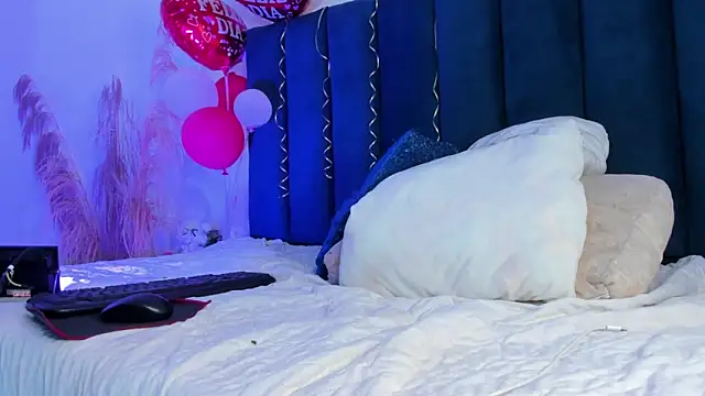 Anette  online show from February 23, 2026, 8:09 pm