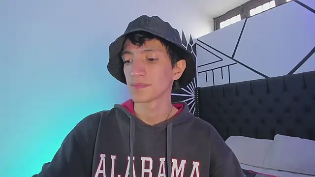 DereckCooperr online show from February 19, 2025, 8:31 pm