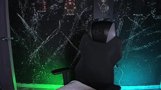 DereckCooperr online show from November 12, 2025, 10:35 pm