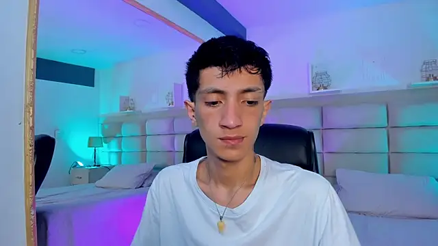 DereckCooperr online show from October 6, 2025, 11:05 pm