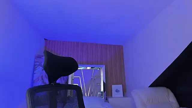 DereckCooperr online show from April 16, 2026, 9:39 pm