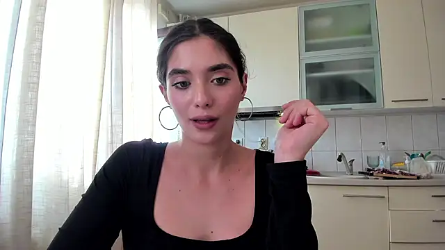 PortraitMarie online show from January 19, 2025, 1:22 pm