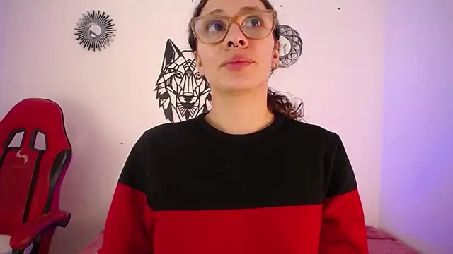 Katy Van online show from November 4, 2025, 8:45 pm