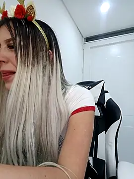 Snapshot of eva-2023 chatting on November 21, 2025, 1:04 am eva-2023 online show from November 21, 2025, 1:04 am