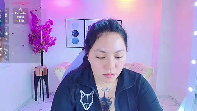 Isa reel online show from December 2, 2025, 7:37 pm