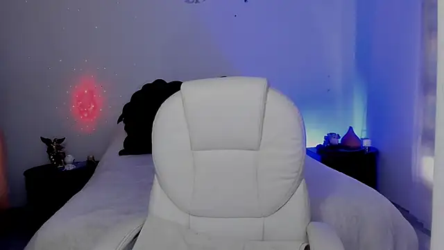 Snapshot of emilydolshe2 chatting on November 10, 2025, 2:22 pm emilydolshe2 online show from November 10, 2025, 2:22 pm