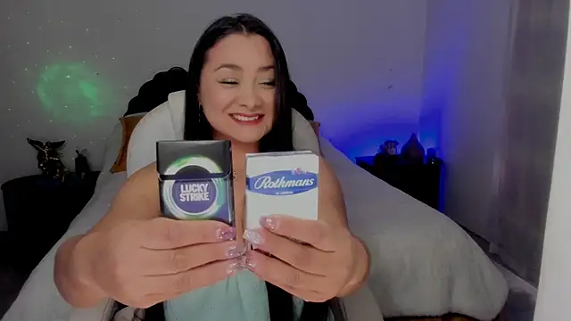 Snapshot of emilydolshe2 chatting on November 28, 2025, 2:06 pm emilydolshe2 online show from November 28, 2025, 2:06 pm