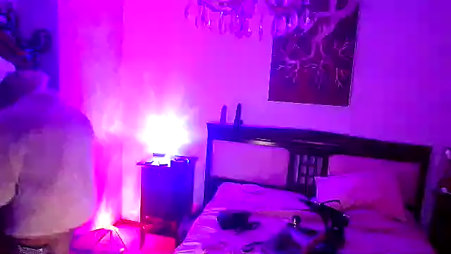 Snapshot of CharlotteVixxens chatting on March 6, 2026, 11:11 pm CharlotteVixxens online show from March 6, 2026, 11:11 pm