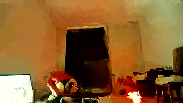 CharlotteVixxens online show from March 3, 2025, 8:32 pm