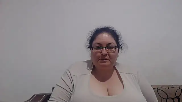 Nykyxo online show from May 8, 2026, 3:27 pm