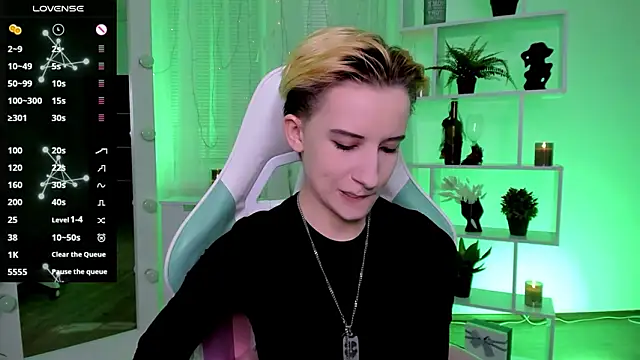 Snapshot of _Rein_ramm chatting on March 8, 2026, 4:54 pm Rein ramm online show from March 8, 2026, 4:54 pm