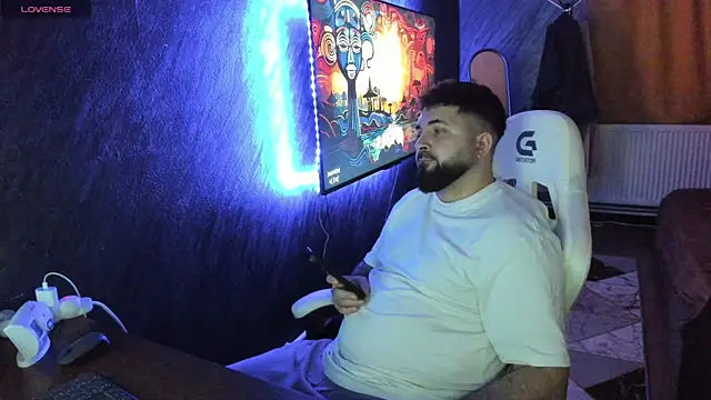 Eduu2322 online show from April 7, 2026, 11:50 pm