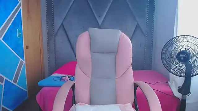 MeganMilF2 online show from February 10, 2026, 3:00 pm