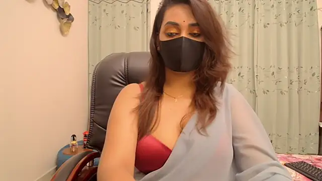 Snapshot of OH-Monica chatting on November 14, 2025, 2:48 am OH-Monica online show from November 14, 2025, 2:48 am