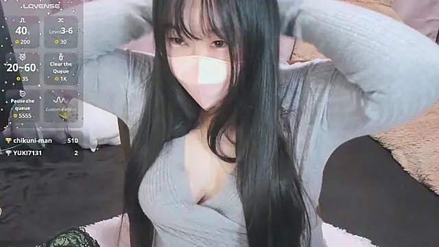 yuinyan3150 online show from September 29, 2025, 8:58 pm