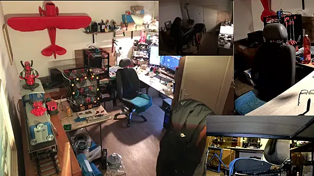 Snapshot of Happy_Michal chatting on December 1, 2025, 5:14 pm Happy Michal online show from December 1, 2025, 5:14 pm