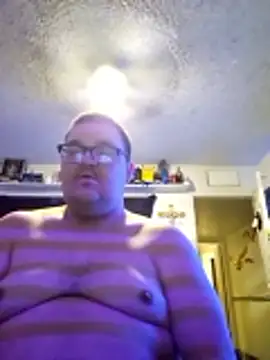 Snapshot of bigfrank6923 chatting on March 14, 2026, 4:40 am bigfrank6923 online show from March 14, 2026, 4:40 am