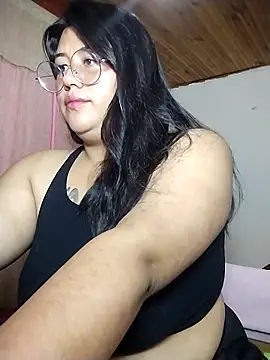 Snapshot of KATYGONZALEZ chatting on April 16, 2026, 10:45 pm KATYGONZALEZ online show from April 16, 2026, 10:45 pm