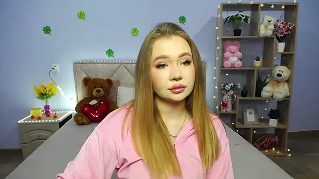 StacyYellig online show from March 15, 2025, 11:39 pm