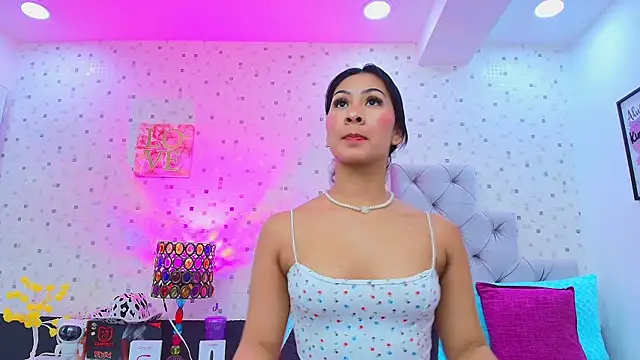 Snapshot of JulietaReyess chatting on January 9, 2026, 12:01 pm JulietaReyess online show from January 9, 2026, 12:01 pm