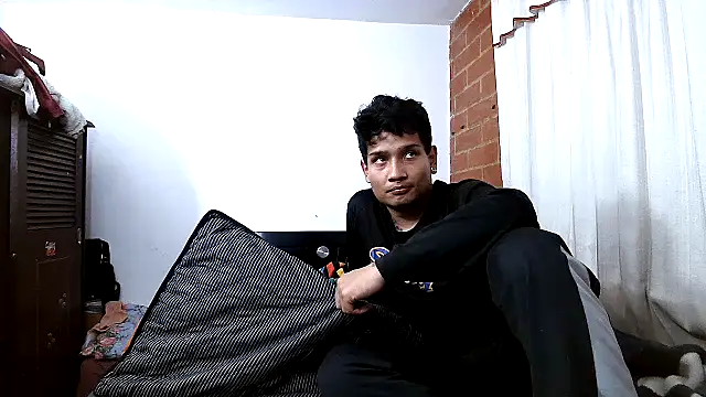 Snapshot of AngelinaPaker chatting on December 13, 2024, 9:57 am AngelinaPaker online show from December 13, 2024, 9:57 am