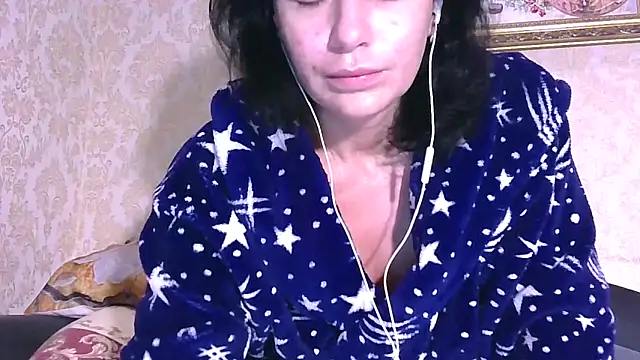 Snapshot of StunnigArt chatting on April 19, 2026, 1:17 am StunnigArt online show from April 19, 2026, 1:17 am