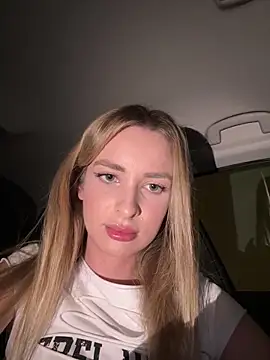 EvieEvans online show from January 16, 2025, 9:30 pm