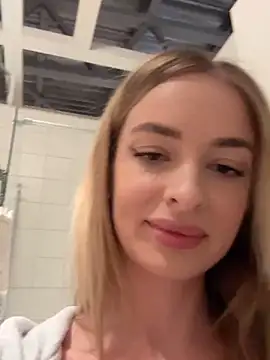 EvieEvans online show from March 13, 2025, 3:50 pm